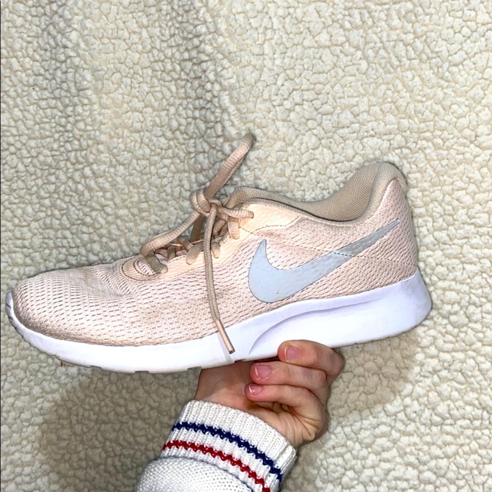 Light pink NIKE tennis shoes